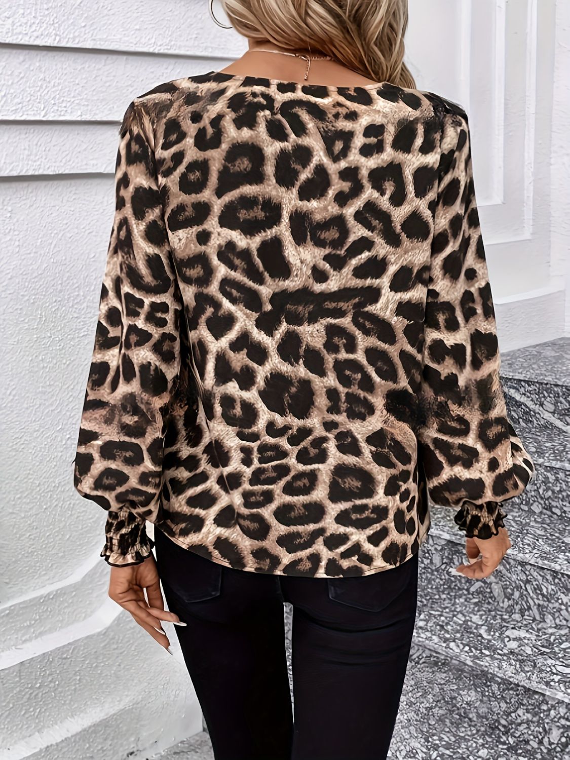 Leopard V-Neck Lantern Sleeve Blouse