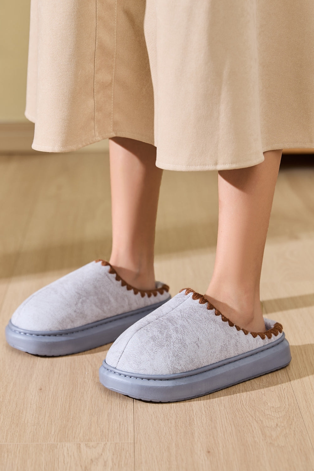 Thermal Round Toe Platform Slippers